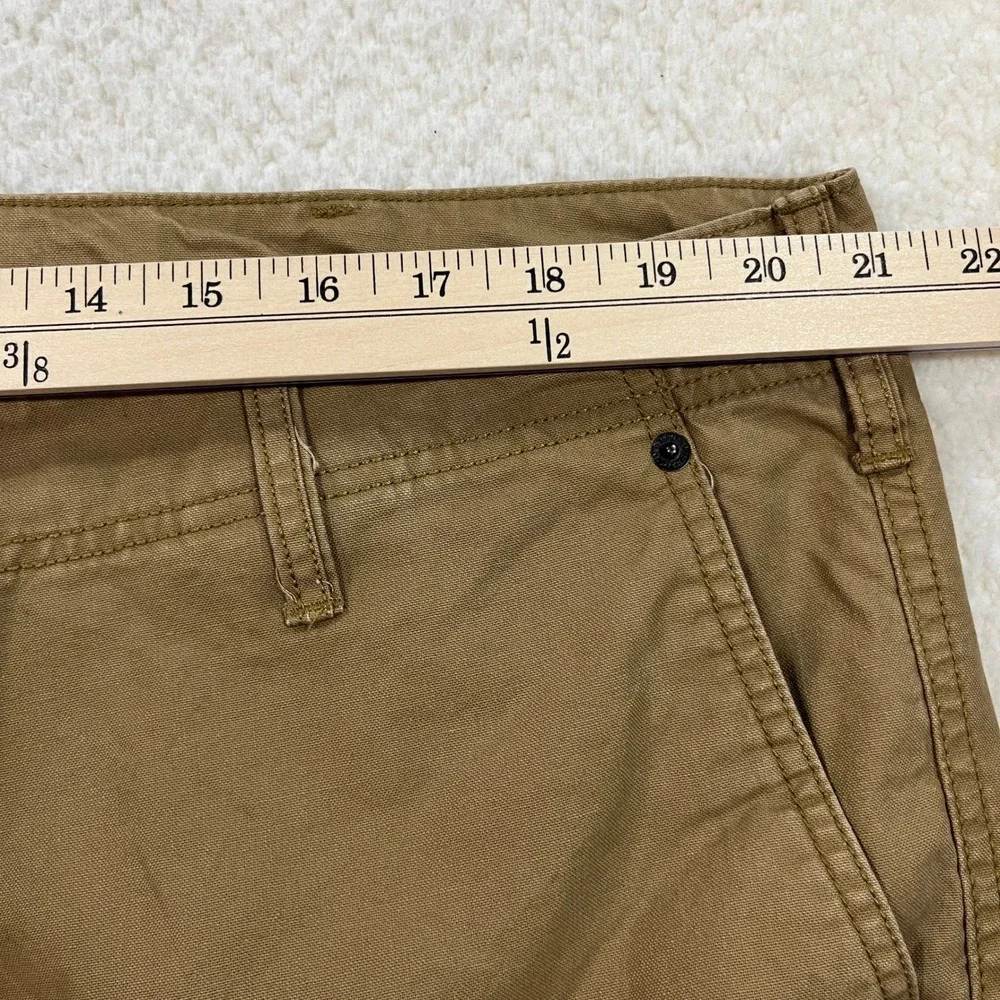 Old Navy gorpcore casual 90s